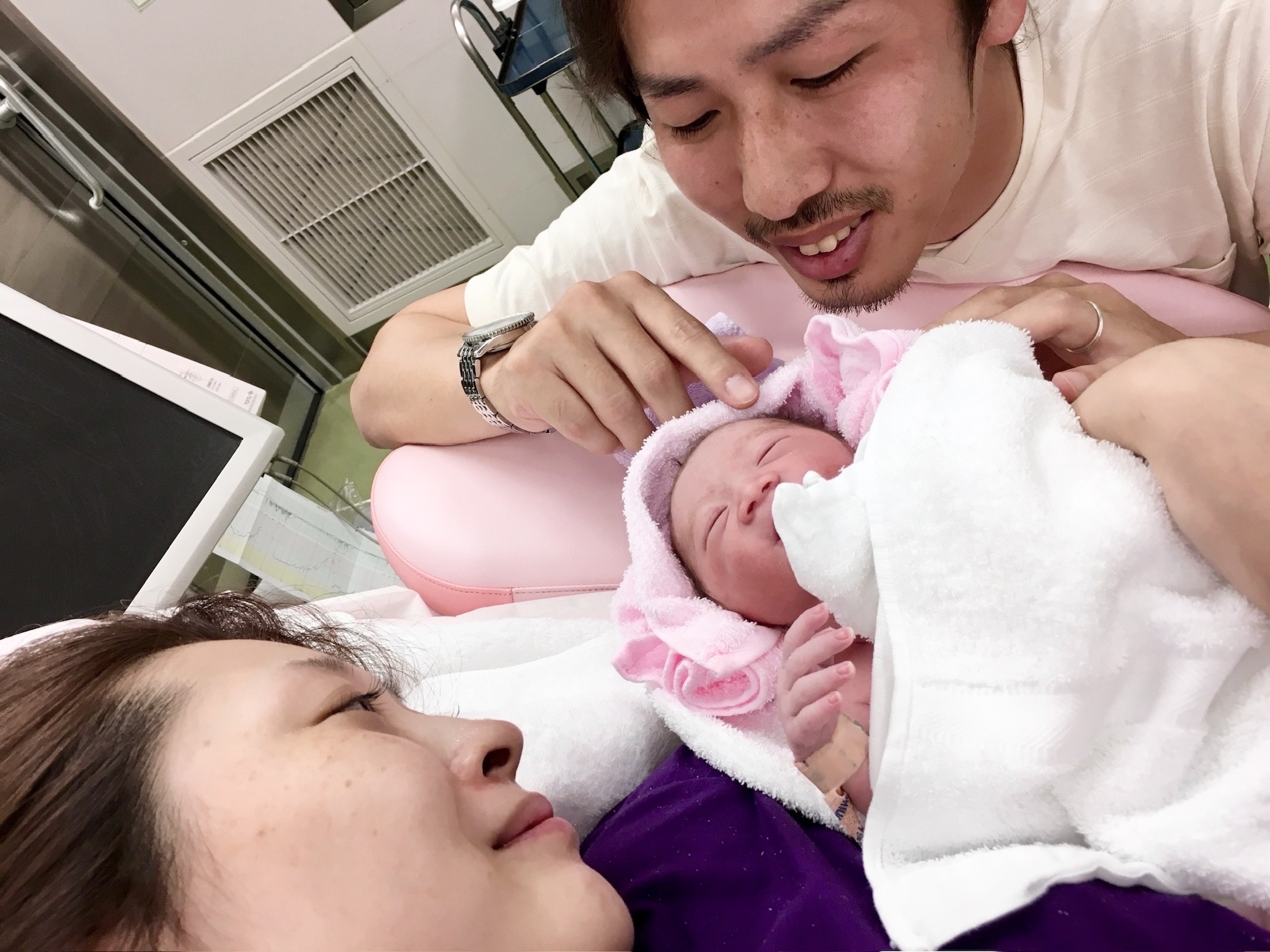 出産直後の親子の様子