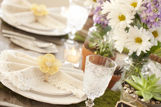 Rustic wedding dining place setting